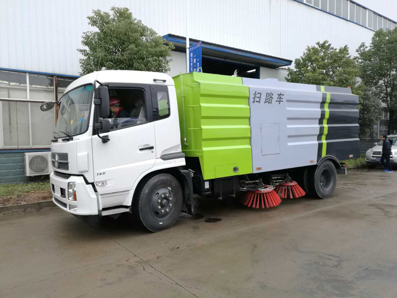 東風天錦3.5水7塵掃路車