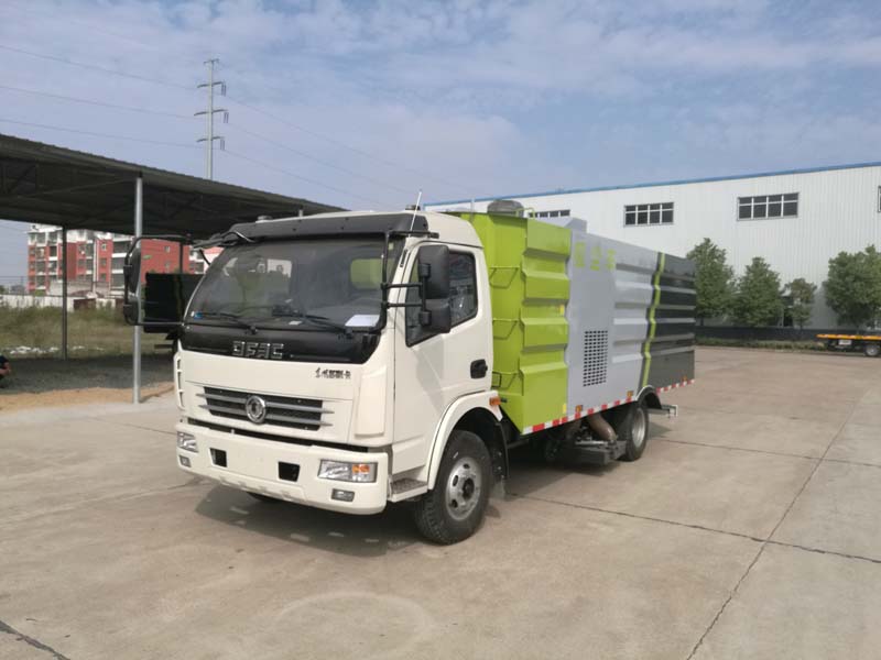 東風大多利卡2水5.5塵吸塵車