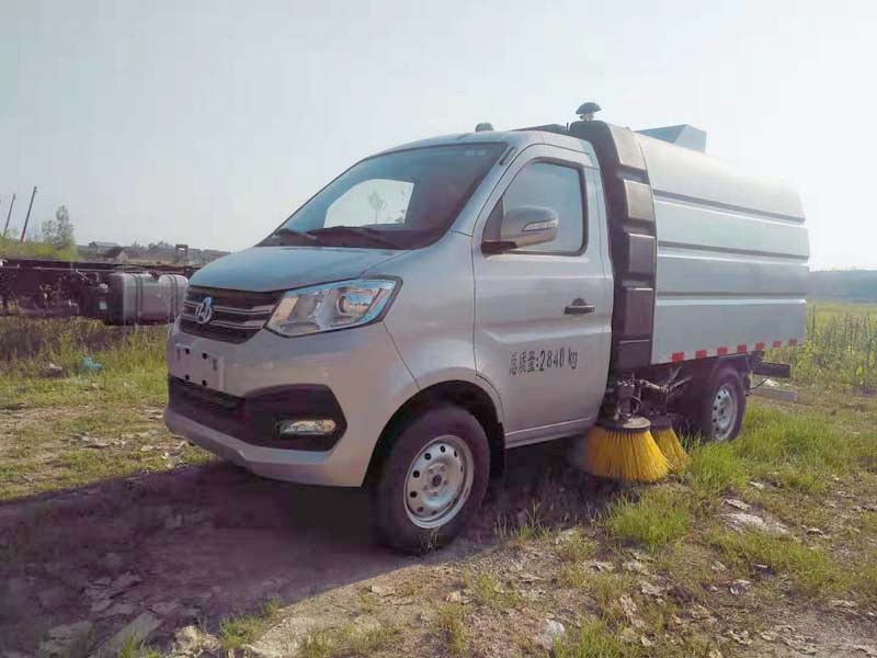 長安1.5水路面養(yǎng)護車