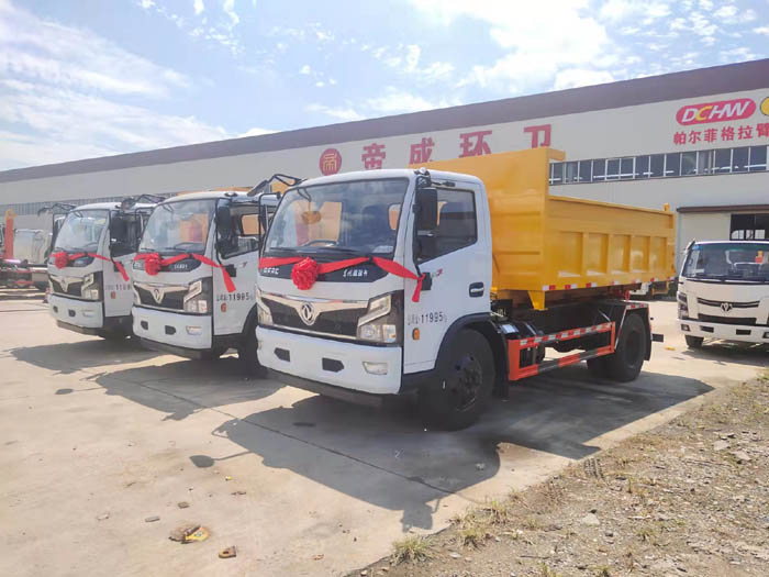 國六8方東風(fēng)D7勾臂垃圾車